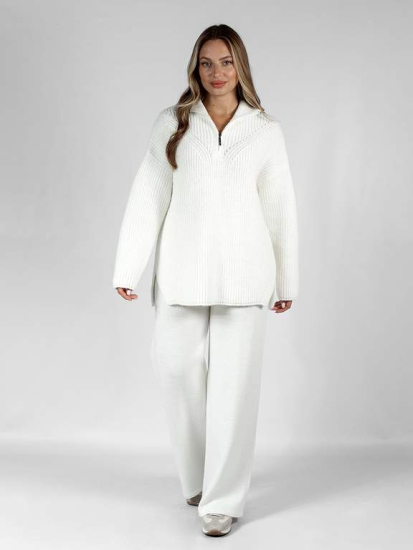 Свитер трикотажный