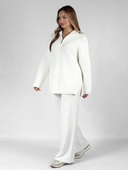 Свитер трикотажный