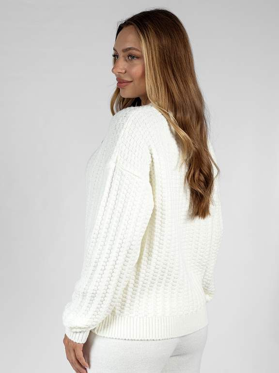 Свитер трикотажный