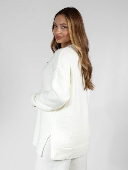 Свитер трикотажный