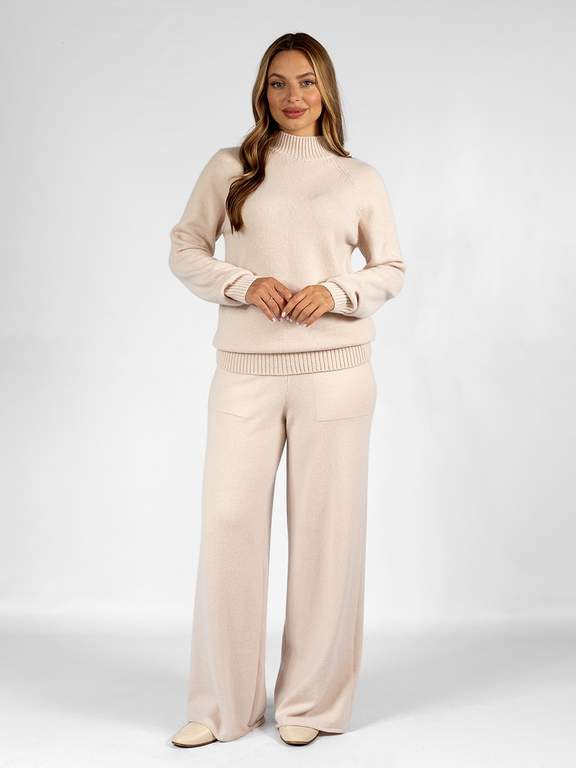 Свитер трикотажный