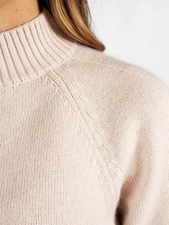 Свитер трикотажный