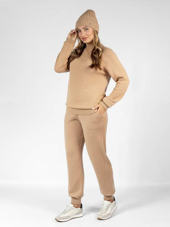 Свитер трикотажный