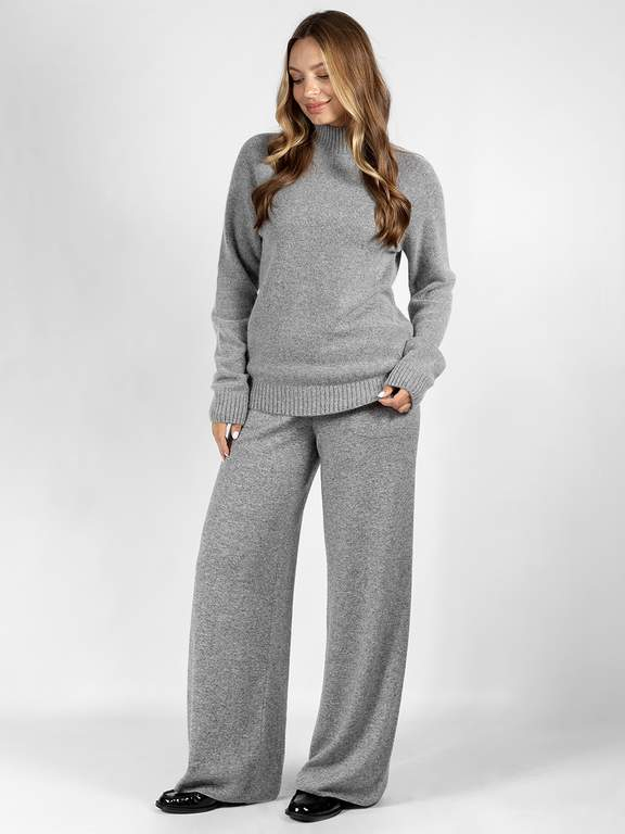 Свитер трикотажный