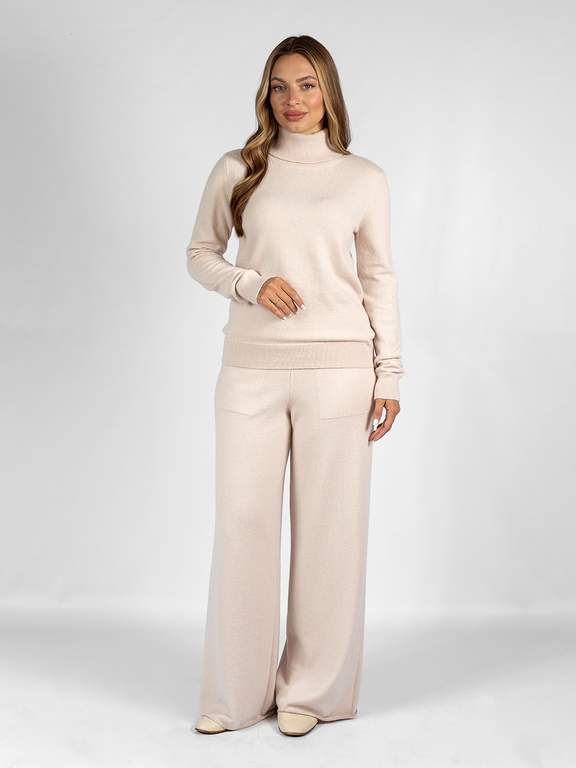 Свитер трикотажный