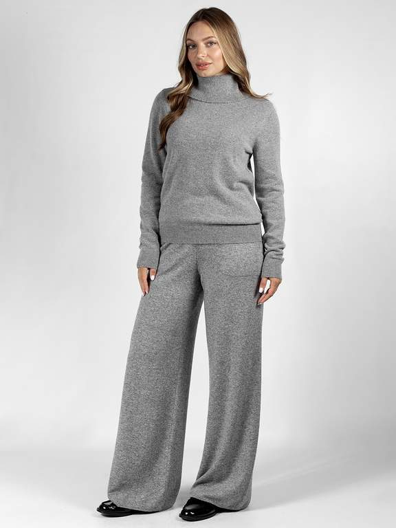 Свитер трикотажный