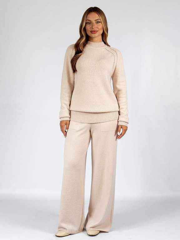 Свитер трикотажный