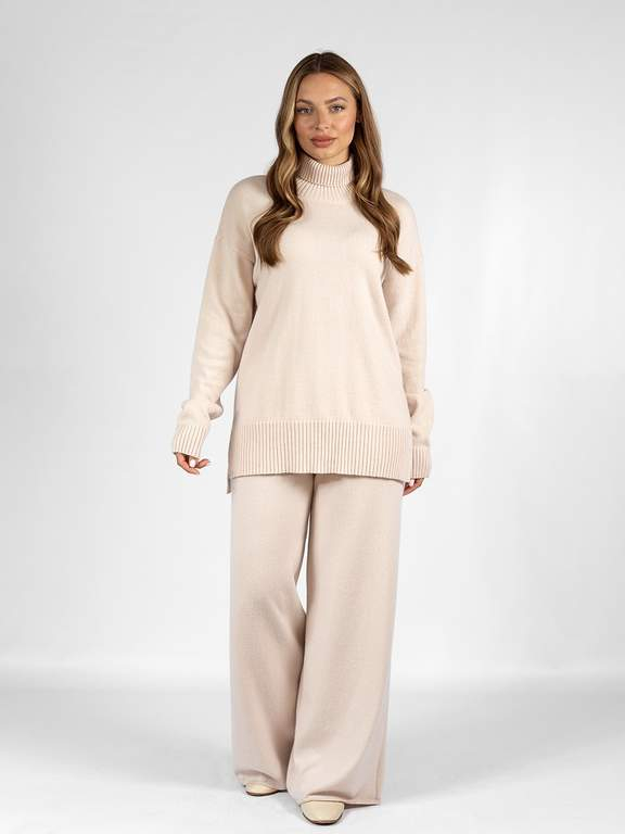 Свитер трикотажный