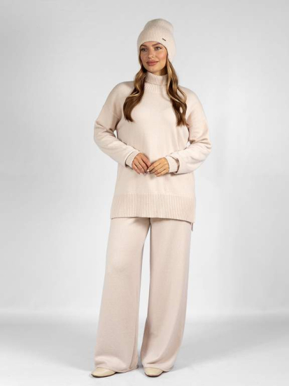 Свитер трикотажный