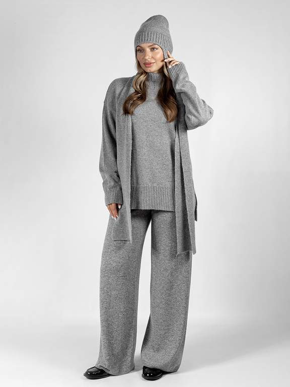 Свитер трикотажный