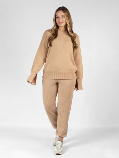 Светр трикотажний