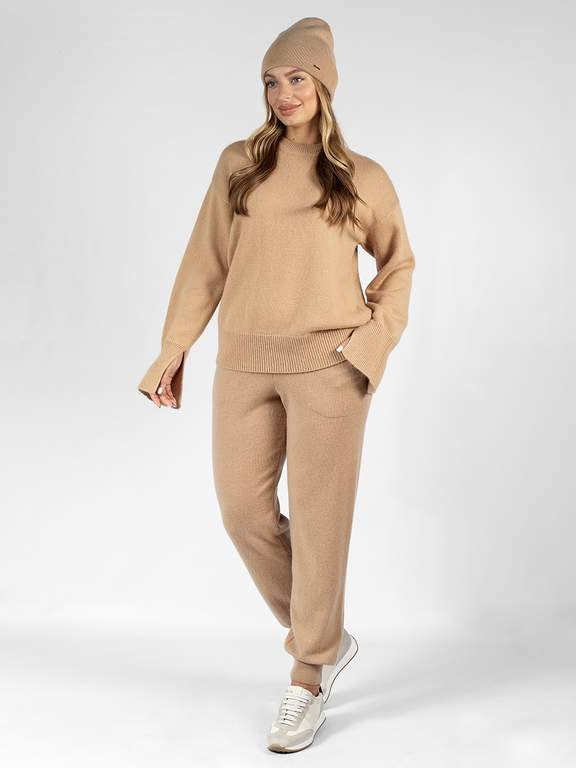 Свитер трикотажный