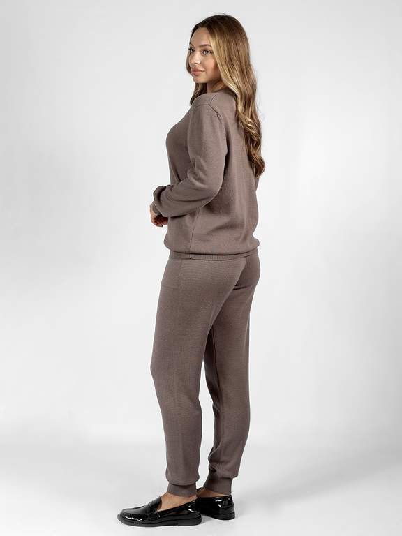 Свитер трикотажный