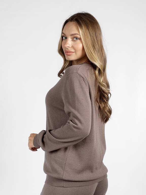 Свитер трикотажный